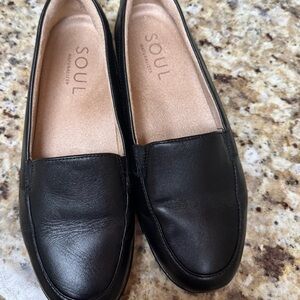 SOUL Naturalizer Black Leather Slip-On Loafers